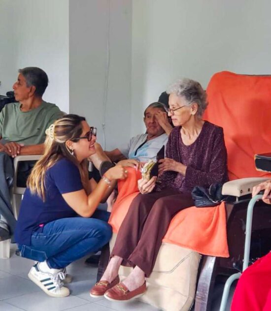 Visita a Adultos Mayores